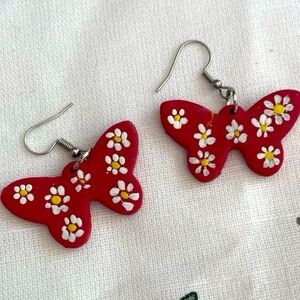 Daisy butterfly earrings